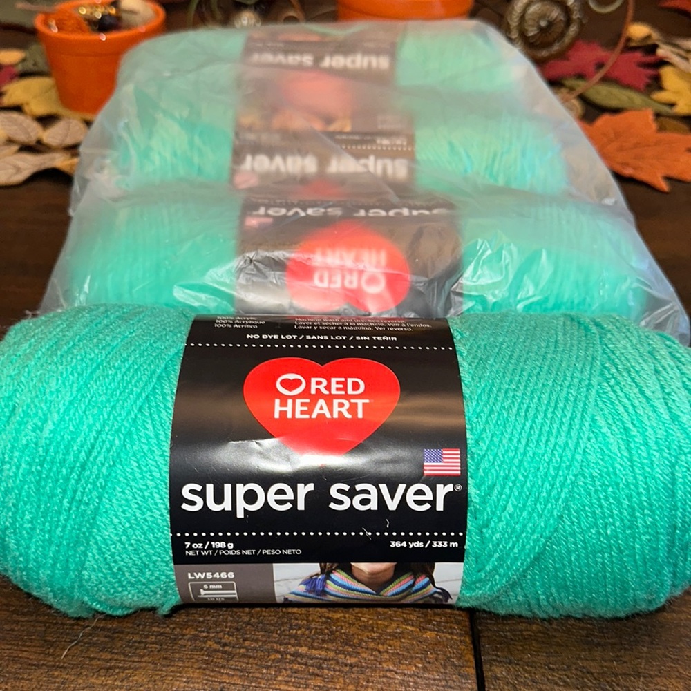 4/364 Yard Red Heart Super Saver Yarn in Freshmint!
